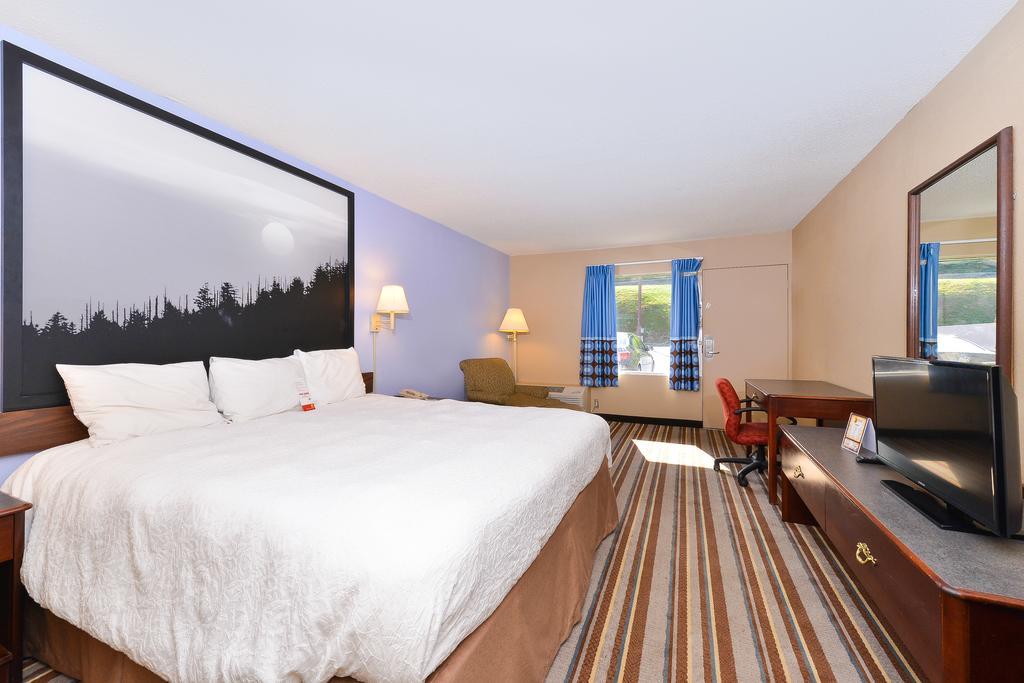 Super 8 By Wyndham Caryville Tn Номер фото
